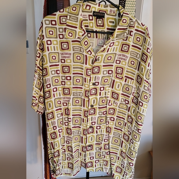 Vintage Designs by Anthony Southern Comfort Short Sleeve Button-Up Shirt - Picture 5 of 5